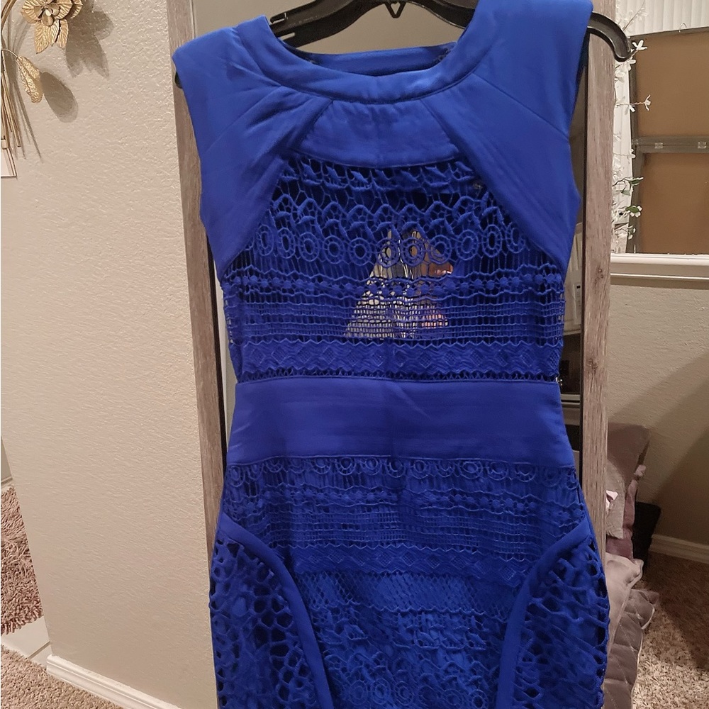 I’m selling my beautiful small size lulumari